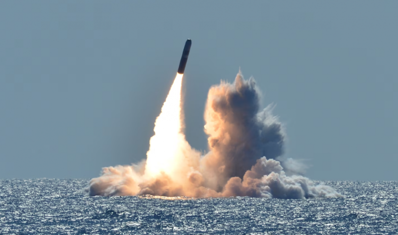 Northrop Grumman строит МБР Trident II с ядерной боеголовкой номер 2000 с дальностью полета более 12000 км