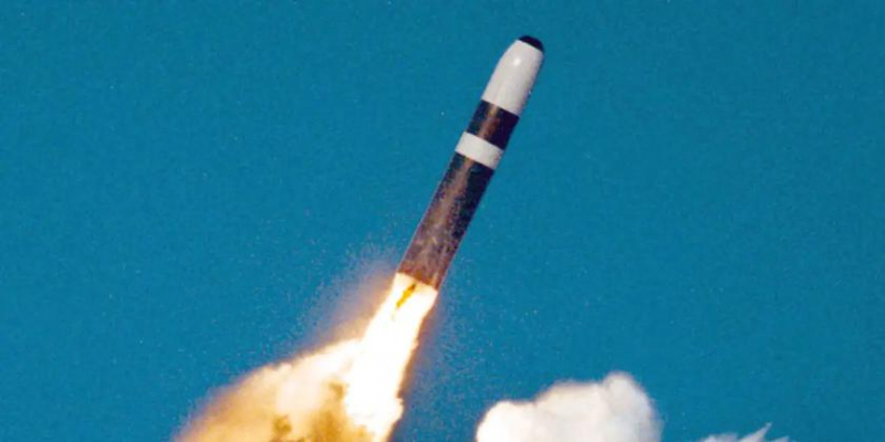 Northrop Grumman строит МБР Trident II с ядерной боеголовкой номер 2000 с дальностью полета более 12000 км