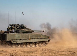 Опубликована первая фотография шведской боевой машины пехоты CV90 с 40-мм пушкой на территории Украины