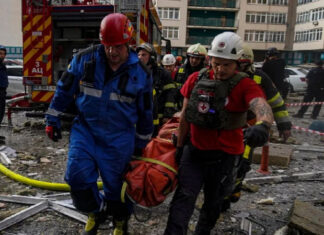 Ракетный удар по Киеву — полиция показала первые минуты после взрыва