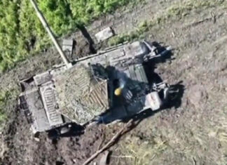 Украинский дрон одной гранатой Ф-1 сжёг российский модернизированный танк Т-72Б