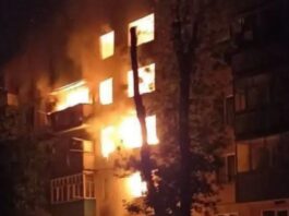 В русском Шебекино ночью загорелась многоэтажка после обстрелов