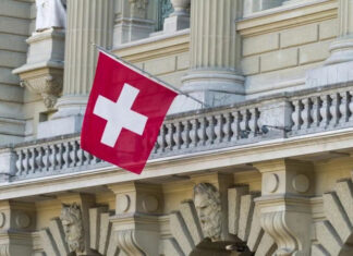 В Швейцарии заблокировали 5 млрд евро гуманитарной помощи Украине