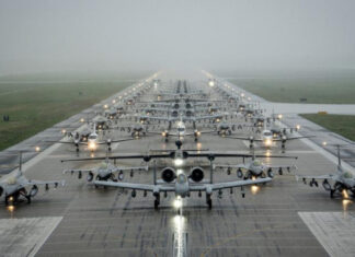 ВВС США одновременно подняли в небо 36 истребителей F-16 и 12 штурмовиков A-10, вооружённых ракетами AIM-9, AIM-120, AGM-88, AGM-65 и бомбами JDAM