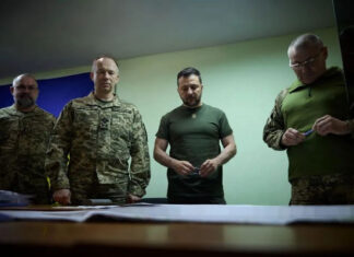 Зеленский провел совещание с военными командующими