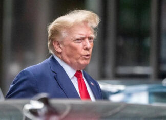 Трамп с большим отрывом лидирует среди республиканцев на пост президента — опрос