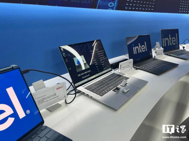 2-в-1: китайская компания представила ноутбук со встроенными в тачпад беспроводными наушниками