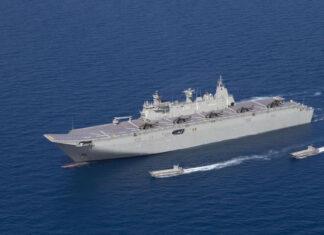 Австралия отправила в Южно-Китайское свой самый большой корабль HMAS Canberra для совместных учений с США и Филиппинами