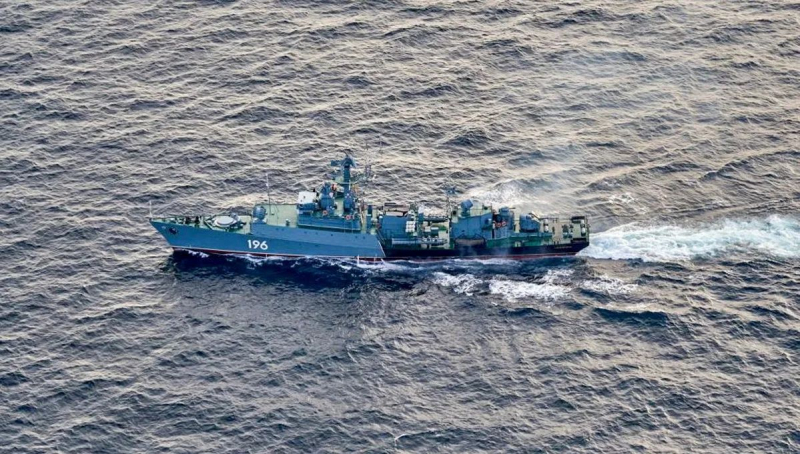 Британские корабли и авиация отслеживали российские корабли вблизи своих вод: подробности