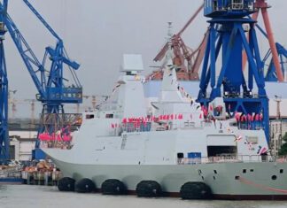 Hudong Zhonghua Shipbuilding спустила на воду первый фрегат класса Type 054B с управляемыми ракетами и электрическим двигателем для ВМС Китая