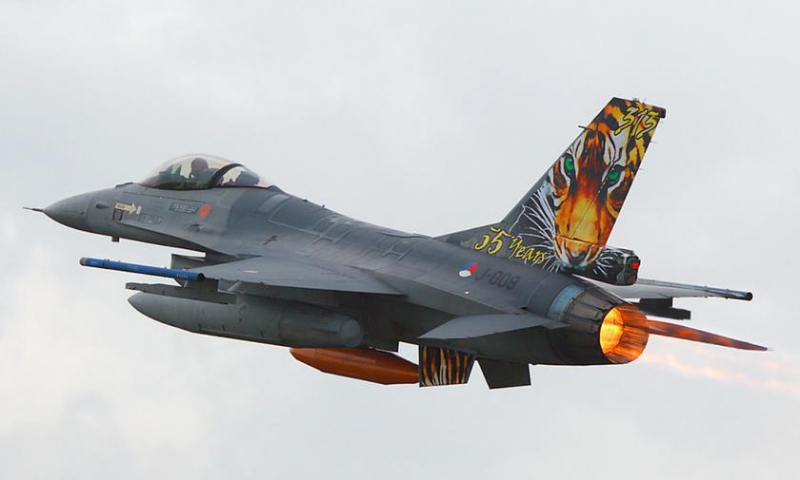 Нидерланды переходят на F-35 Lightning II и согласились предоставить Украине почти все истребители четвертого поколения F-16 Fighting Falcon