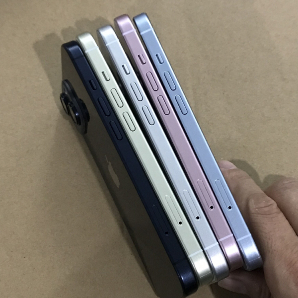 Новые изображения макетов Apple iPhone 15 и iPhone 15 Pro демонстрируют цвета и дизайн