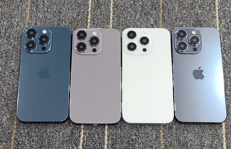 Новые изображения макетов Apple iPhone 15 и iPhone 15 Pro демонстрируют цвета и дизайн