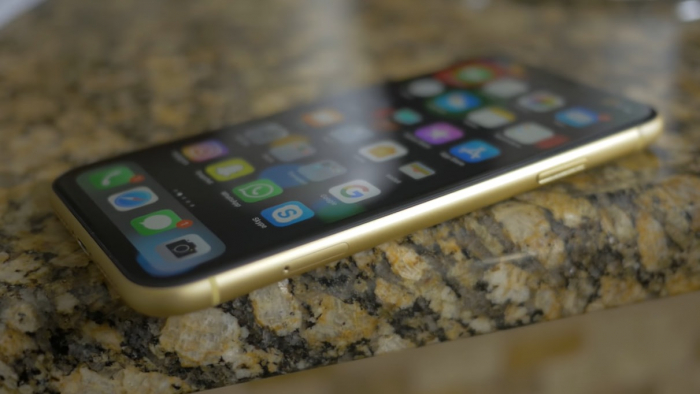 Один из лучших смартфонов современности iPhone XR по акционной цене всего 9350р