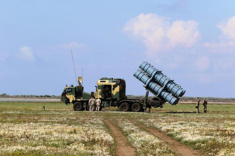 Российские ЗРК С-400 и РЛС «Подлет» в Крыму были уничтожены украинским крылатым ракетным комплексом «Нептун», потопившим флагманский крейсер «Москва