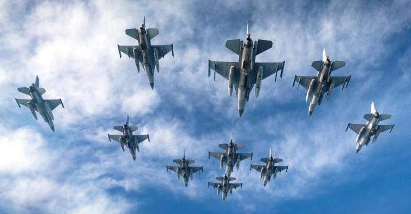 Украина получит 42 американских истребителя четвертого поколения F-16 Fighting Falcon после обучения пилотов