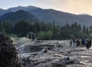 В Грузии на курорте произошел оползень — есть погибшие и пропавшие без вести