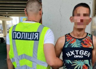 В Киеве молодой человек развращал 12-летнюю девочку в лифте: его задержала полиция
