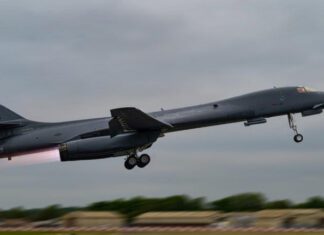 ВВС США отправили в Азию сверхзвуковые стратегические бомбардировщики для военных учений с Японией и Республикой Корея