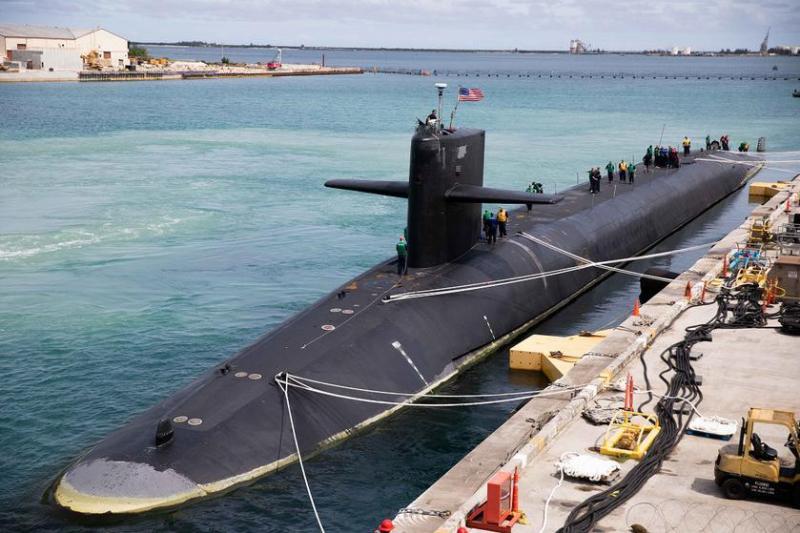 Атомная подводная лодка USS Kentucky Ohio с межконтинентальными баллистическими ракетами Trident II дальностью более 12 000 км посетила остров Гуам