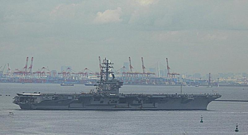 Авианосец USS Ronald Raegan смог покинуть Японию с седьмой попытки вместе с ракетным крейсером USS Antietam