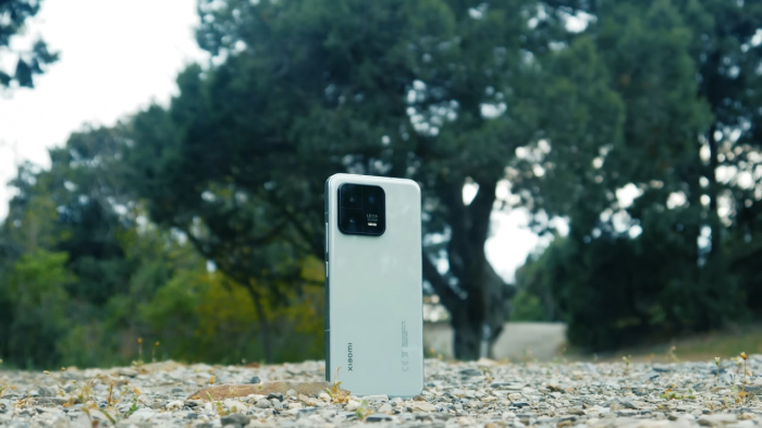 Цена на Xiaomi 13 снижена: рецепт идеального флагмана с супердизайном всего от 21 073