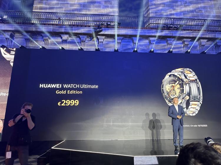 Huawei представила золотые умные часы WATCH Ultimate Gold Edition за €2999