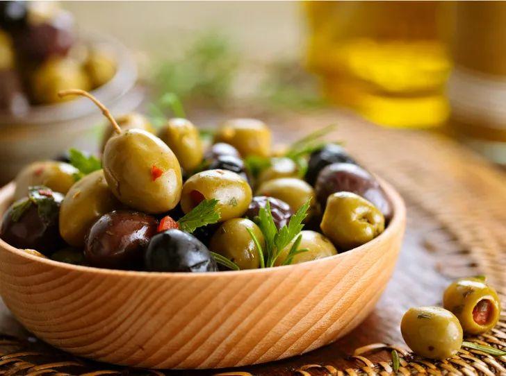 Испанские тапас с оливками и креветками по королевскому указу – рецепт