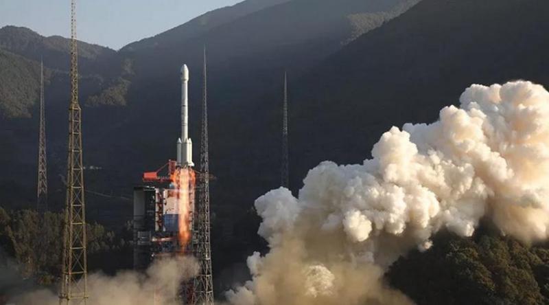 Китай хочет первым в истории доставить на Землю образцы почвы с обратной стороны Луны — миссия запланирована на 2024 год