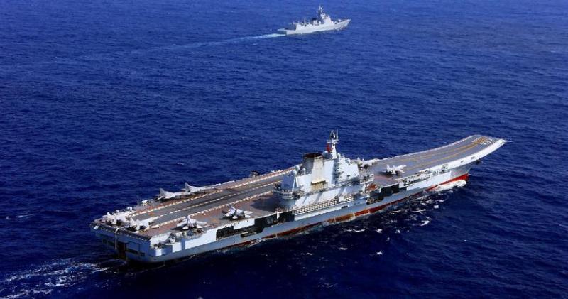Китайский авианосец «Шаньдун» вместе с истребителями J-16 и Су-30 был замечен вблизи границы с Тайванем