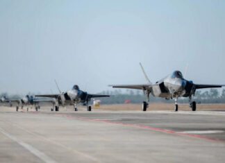 Крупнейший авиаконцерн Европы Lufthansa поможет строить и обслуживать американские истребители пятого поколения F-35 Lighting II в Германии