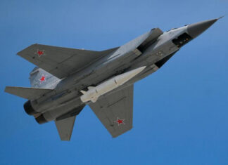 МиГ-31К потерял псевдогиперзвуковую ракету Х-47М2 на территории россии, а спустя месяц её обнаружил тракторист торчащей в земле