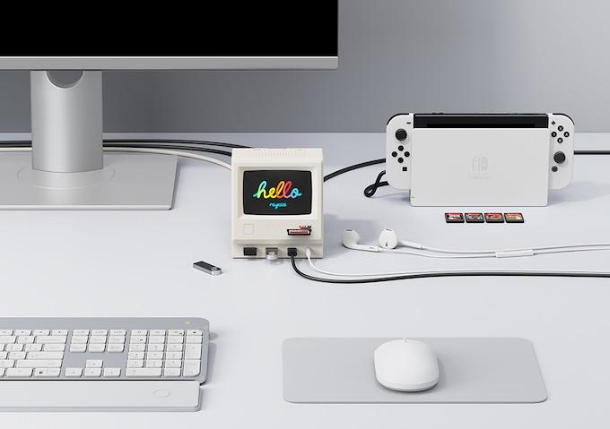 Многофункциональная док-станция RayCue 128K USB-C, выполненная в виде миниатюрного Apple Macintosh с настоящим экраном