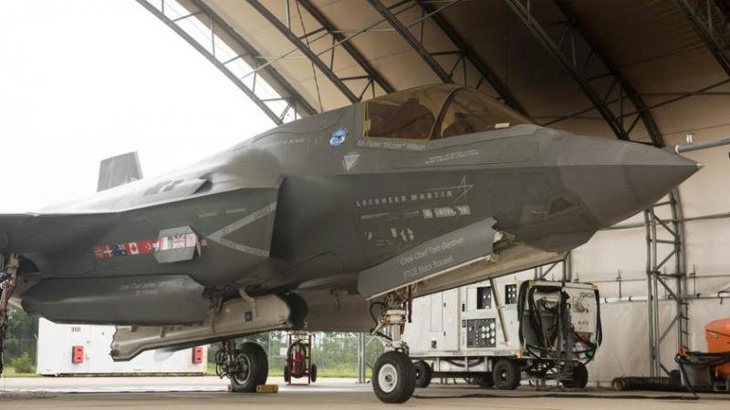 Модернизированные истребители пятого поколения F-35 Lightning II могут столкнуться с длительными задержками из-за нереальной степени параллелизма, нехватки испытательных ресурсов и рабочей силы