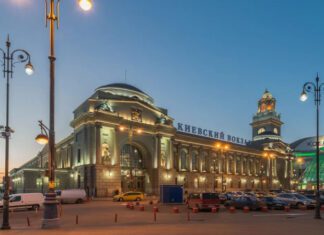 На Киевском вокзале в Москве проводят экстренную эвакуацию: что произошло