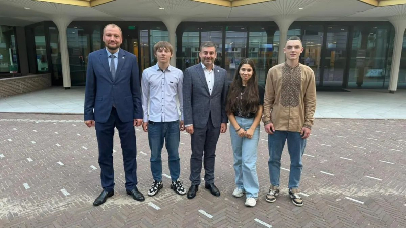 Несправедливо отобрали детство: украинские дети приехали в Гаагу рассказать о преступлениях оккупантов - фото