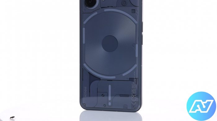 Обзор Nothing Phone (2) – плюсы и минусы, уникальность, характеристики, цена, фото.