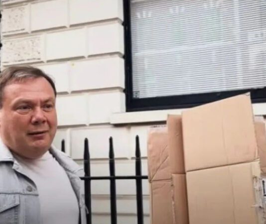 Подсанкционный российский олигарх Фридман отказался назвать путина военным преступником: видео