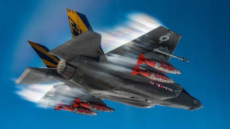 Pratt & Whitney получила деньги на поддержку производства двигателей F135 для 118 истребителей пятого поколения F-35 Lightning II по контракту на сумму 1,05 миллиарда долларов