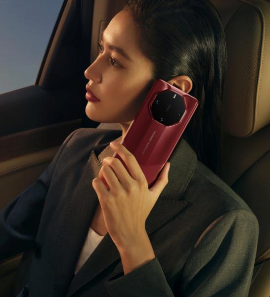 Представлен смартфон Huawei Mate60 RS, получивший выдающийся мастер дизайнерского мастерства, и бренд Ultimate Design