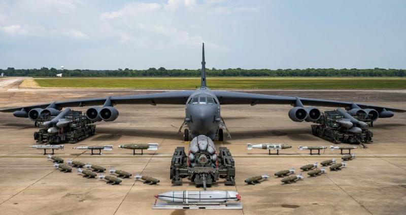 Raytheon представила первый радар с активной фазированной решеткой для модернизации ядерного бомбардировщика B-52 Stratofortress