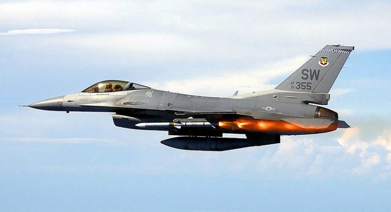 RTX получила 192 миллиона долларов на поставку ракет класса «воздух-воздух» AIM-120 AMRAAM в США, Украину, Великобританию, Канаду и 15 других стран