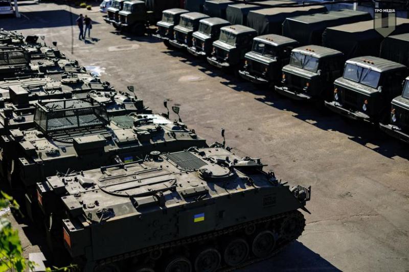 Силы обороны Украины получили 15 британских бронетранспортеров FV432, CVRT Stormer и CVRT Shielder