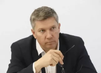 Скандал с главой Минкульта по авто и нарушением ПДД: Карандеев отреагировал на обвинения в свою сторону