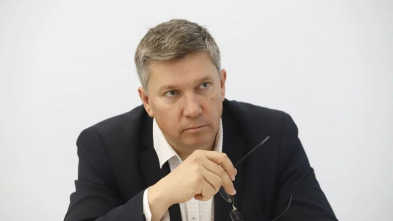 Скандал с главой Минкульта об автомобилях и нарушениях ПДД: Карандеев отреагировал на обвинения в его сторону