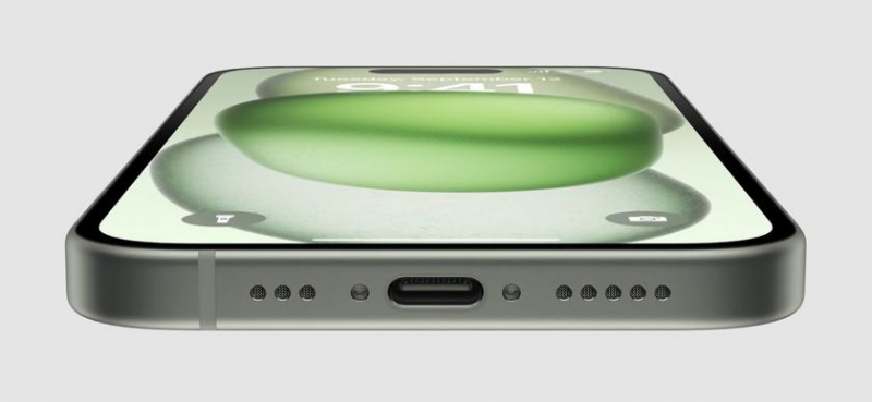Смартфоны iPhone 15 получили стандартный порт USB-C без ограничений на использование сторонних аксессуаров