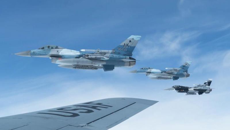 США отправят истребители F-16 Fighting Falcon в Румынию после крушения и взрывов российских дронов в стране