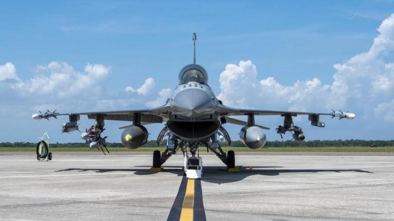 США отправят истребители F-16 Fighting Falcon в Румынию после крушения и взрывов российских дронов в стране