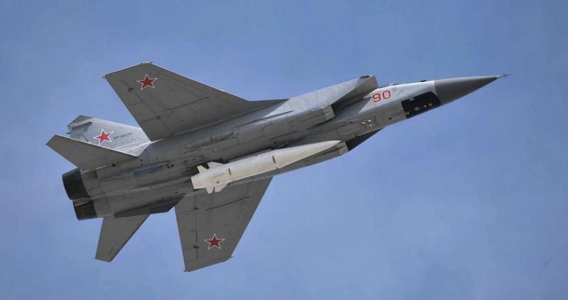 Украина готова выплатить денежное вознаграждение российским летчикам, которые поставят истребитель МиГ-31К с псевдогиперзвуковой ракетой Х-47М2