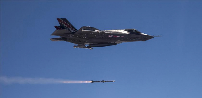 В ближайшие годы Украина получит самые современные зенитные ракеты AIM-120C-8 AMRAAM с максимальной дальностью пуска 180 км